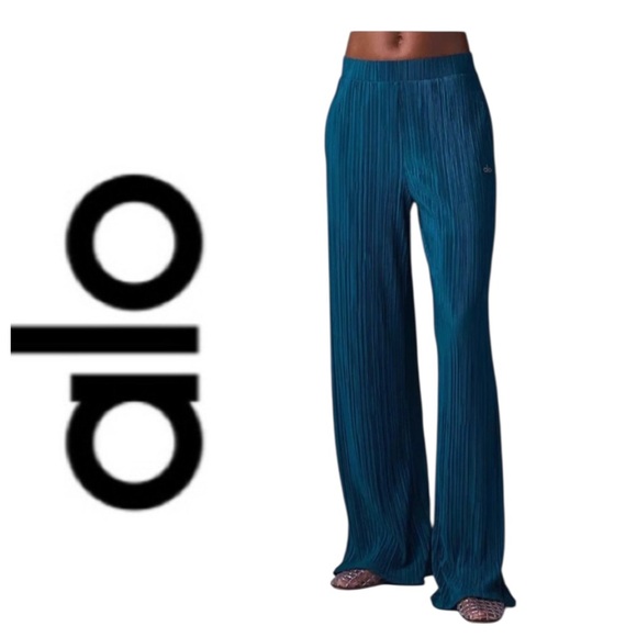 Alo Yoga Eclipse Blue High-Waist Micro Plisse Straight Leg Pants Size M NWT